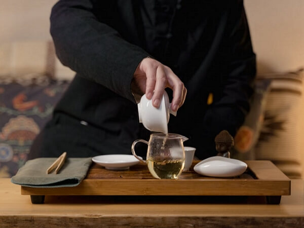 우려낸-메밀차-한잔