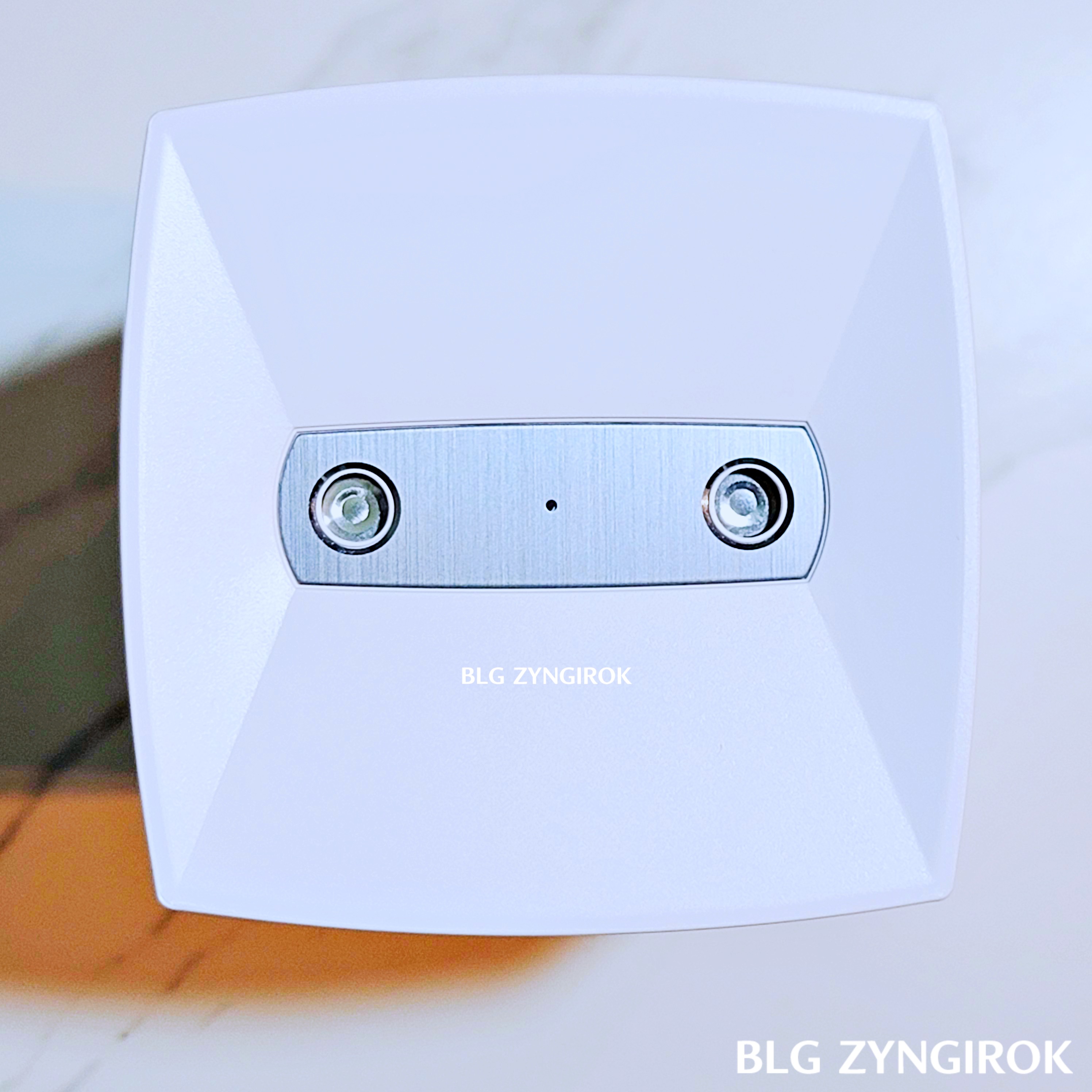 노브랜드 LED 듀얼 가습기 - 상부 분사구 모습이다.