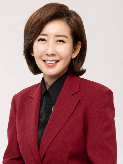 나경원 의원 프로필 총정리 | 나이, 키, 종교, 남편, 빠루 사건까지 한눈에!