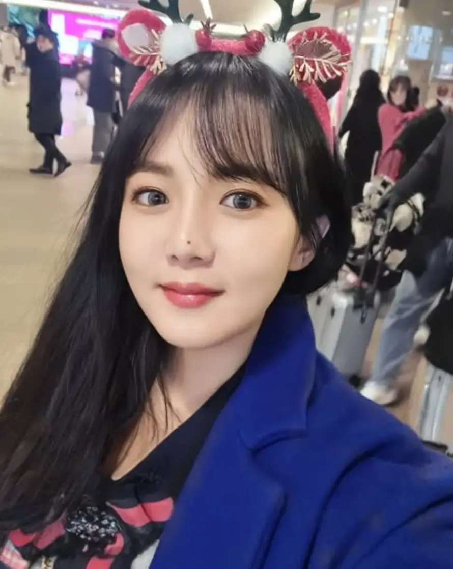 변준필 강은비