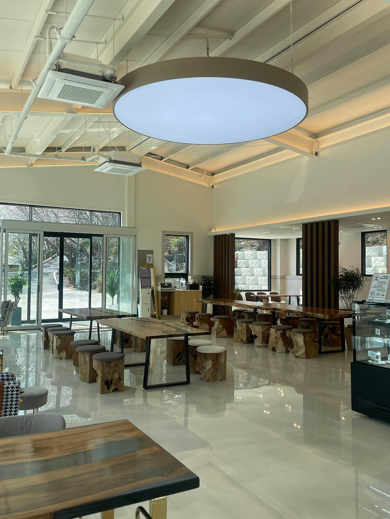 포항 신광 호리블리 카페