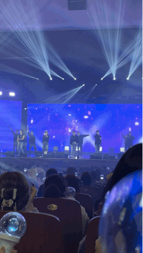 원어스(ONEUS) 달빛봉과 함께