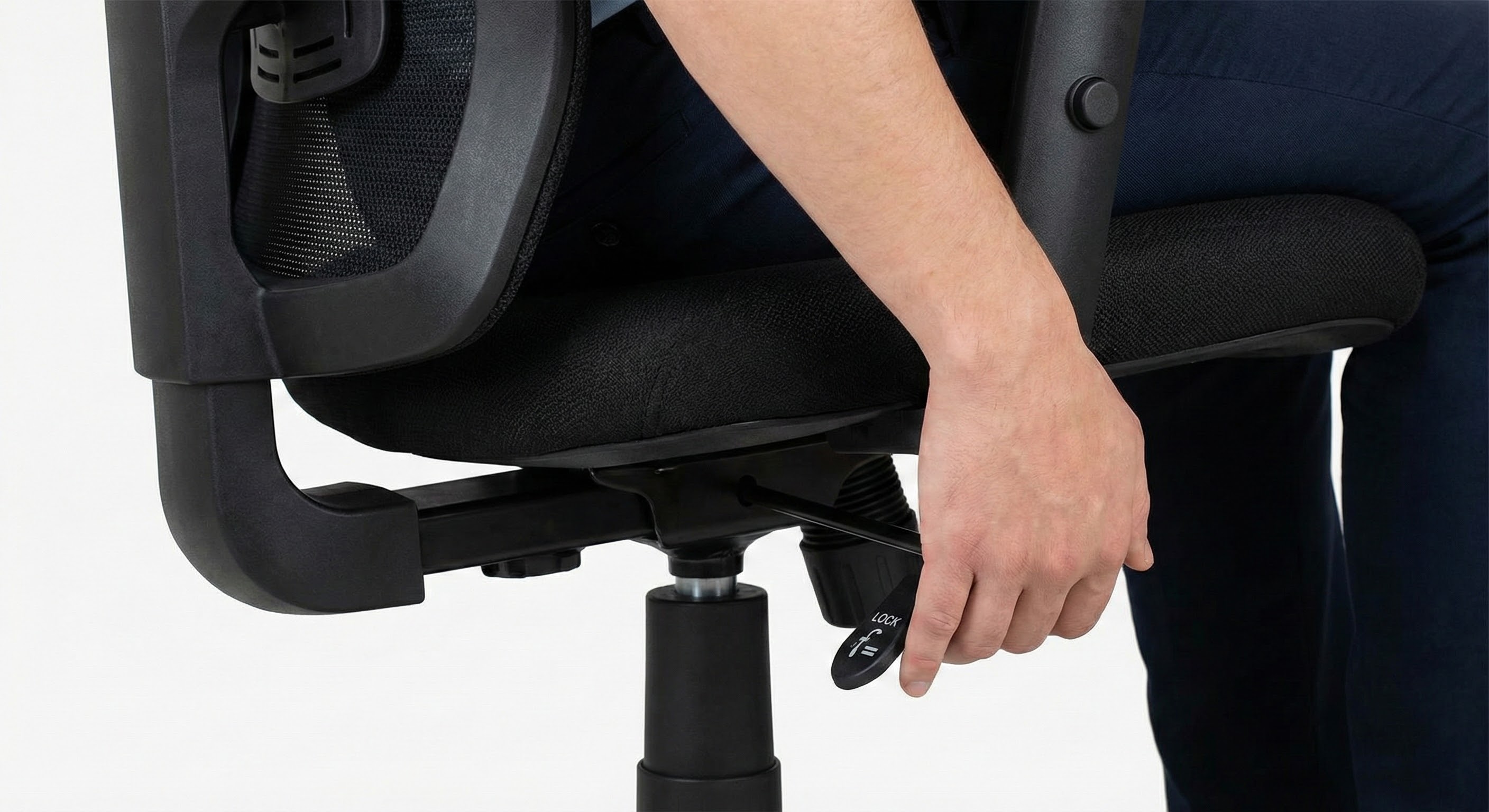 안전 기준(KS) 체크: 의자가 넘어지면 안 되니까