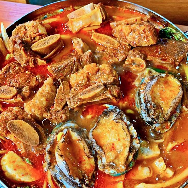 돈쭐내러왔습니다 전복 갈비찜 해신탕 소갈비찜 먹방 조권 60kg 도전 강서구 까치산역 맛집 이영자 2AM 조권 방송 소개