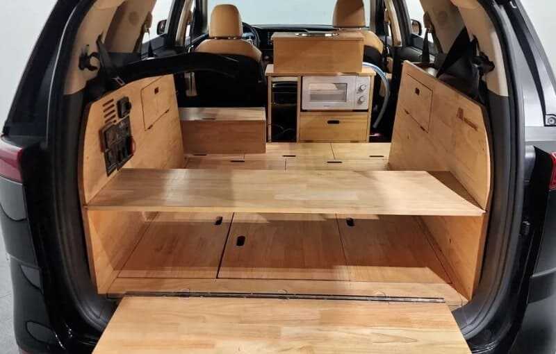 카니발 캠핑카 인테리어 평탄화 한 모습