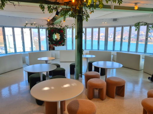 카페 하백의 내부