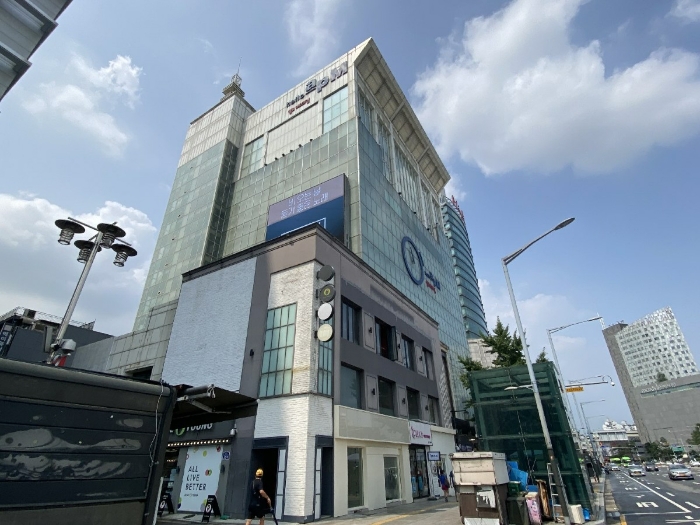 서울중앙지방법원2021타경106358 본 건 전 경(남측에서 촬영)