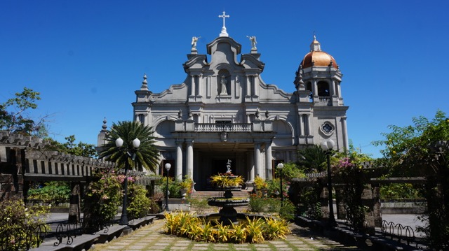 아얄라-알라방-안에-위치한-성당