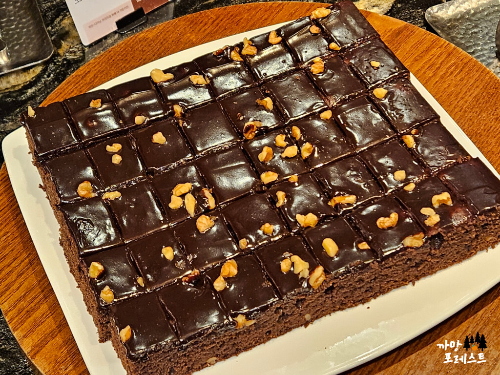 더 리버사이드 호텔 뷔페 케이크