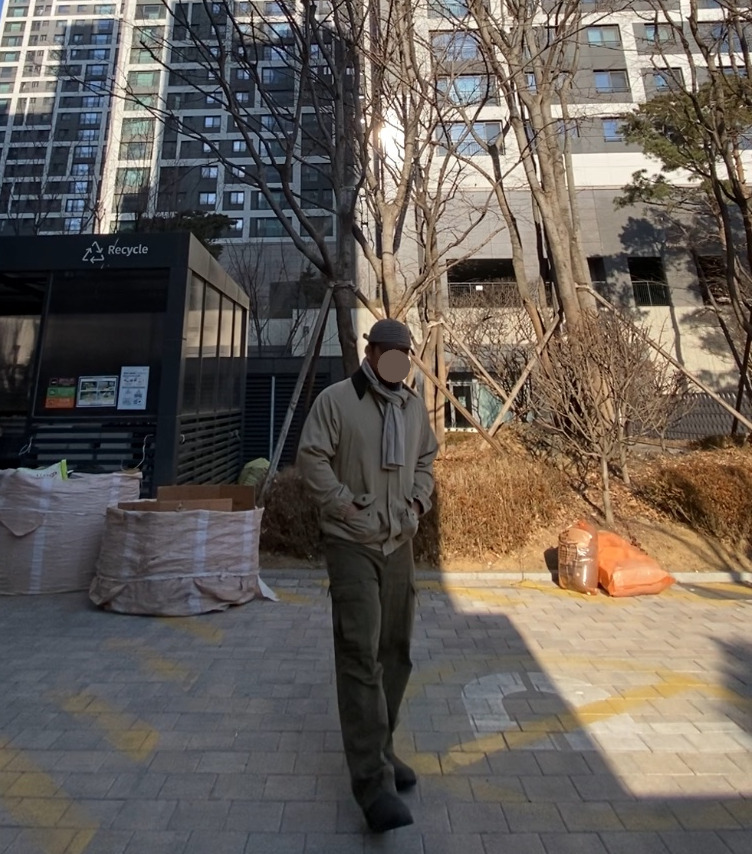 데일리룩('26.1.28.)하운드투스 체크 빈티지 구제 볼캡, 그레이휴 사파리 점퍼 재킷, 세컨모놀로그 코튼 머플러 목도리, 프리즘웍스 카고 팬츠, 블런드스톤 585 러스틱브라운