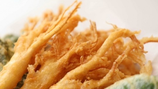 충북 진천 믿고 떠나는 스타 조춘 고향 생거 진천전통시장 탁주 막걸리에 인삼 튀김 맛집 추천