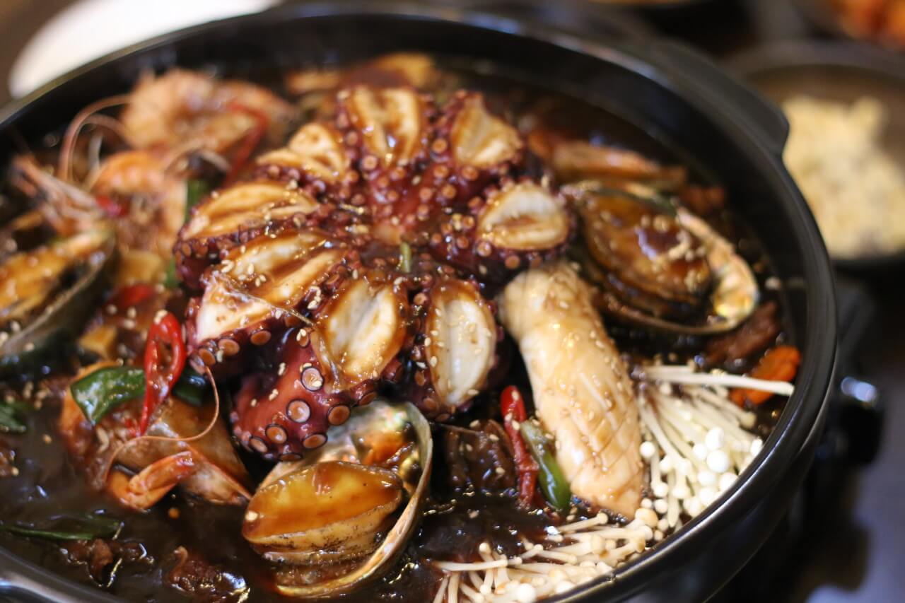 남겨서뭐하게 부여 해물갈비찜 갈비 곰탕 납작 수육 식당 위치 박찬호 12년 단골집