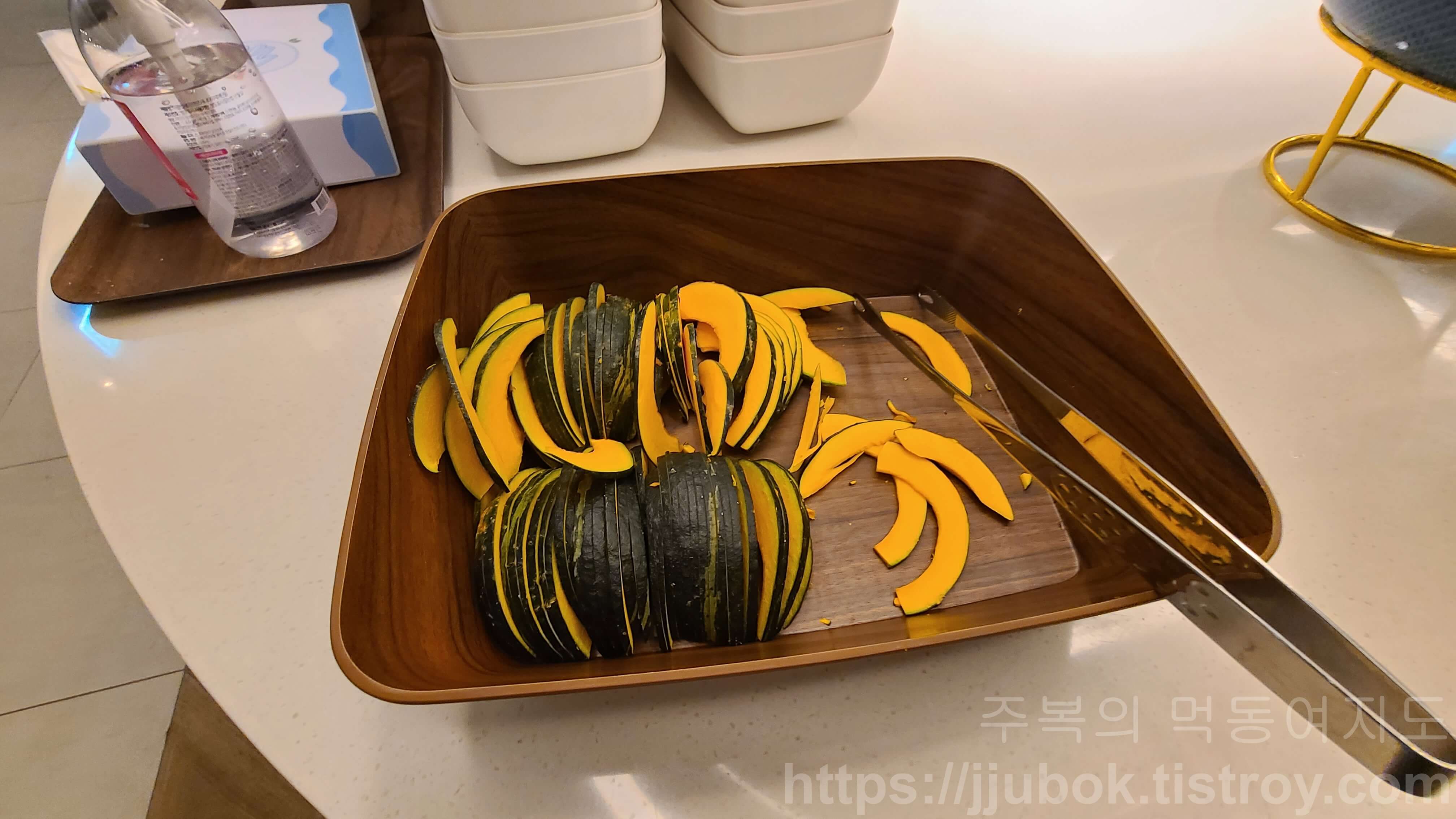 모던-샤브-하우스-야채-셀프바