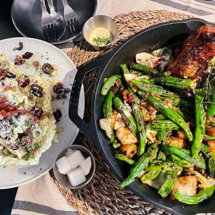 맛있는녀석들 백김치샐러드 샐러드 김치 꽈리고추 숯불 닭구이 로스트 치킨