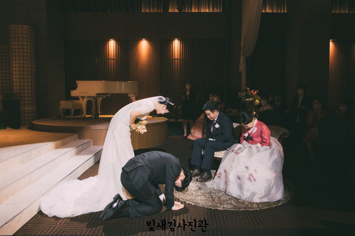 아르떼채플컨벤션 본식스냅 신부댁 인사