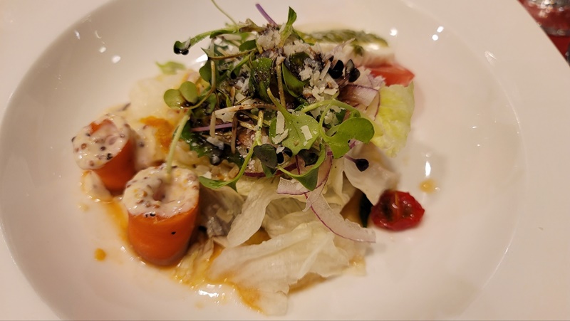 카프레제와 훈제 연어 샐러드2