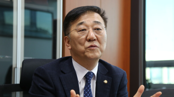 김윤덕 국회의원 프로필