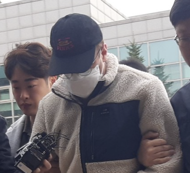 로버트 할리 체포