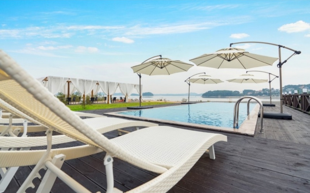 블랑펜션 수영장