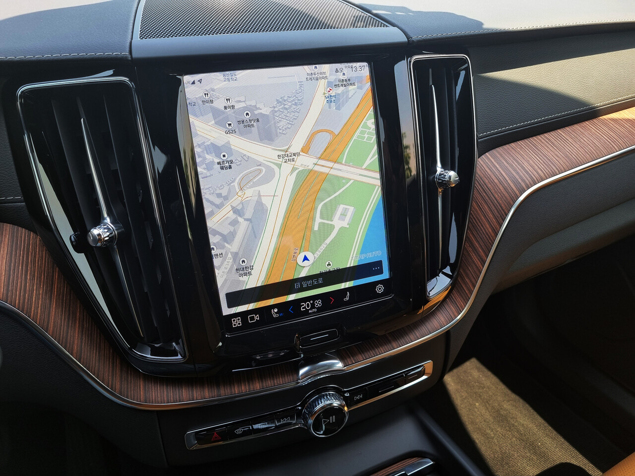 볼보 XC60 B6