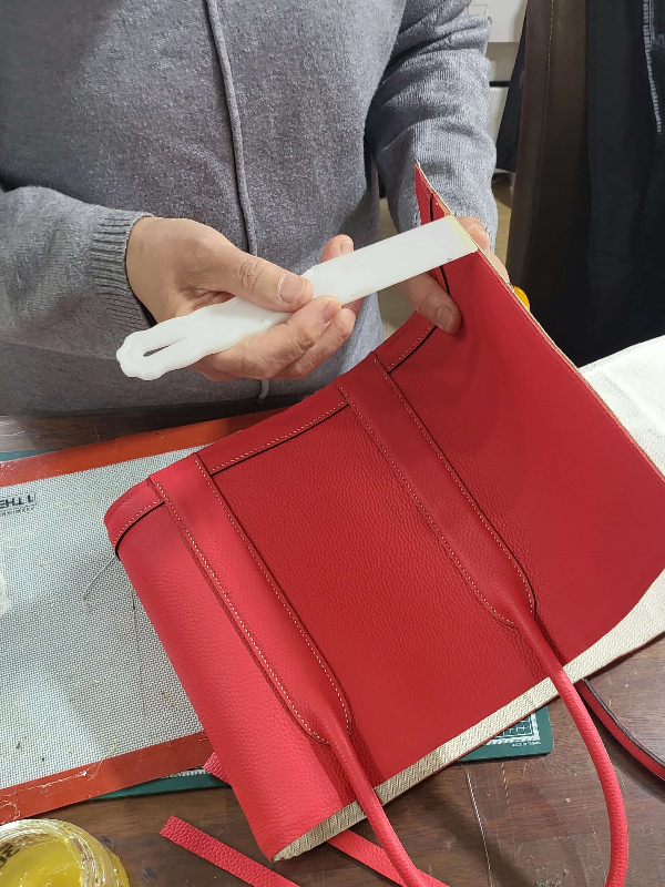 가죽에 본딩중