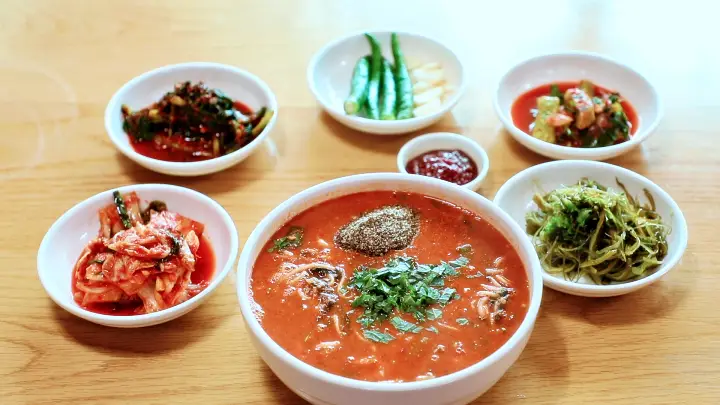 김영철의 동네 한 바퀴 딸부자집 56년 노포 어죽 당진 면천 저수지 맛집 소개