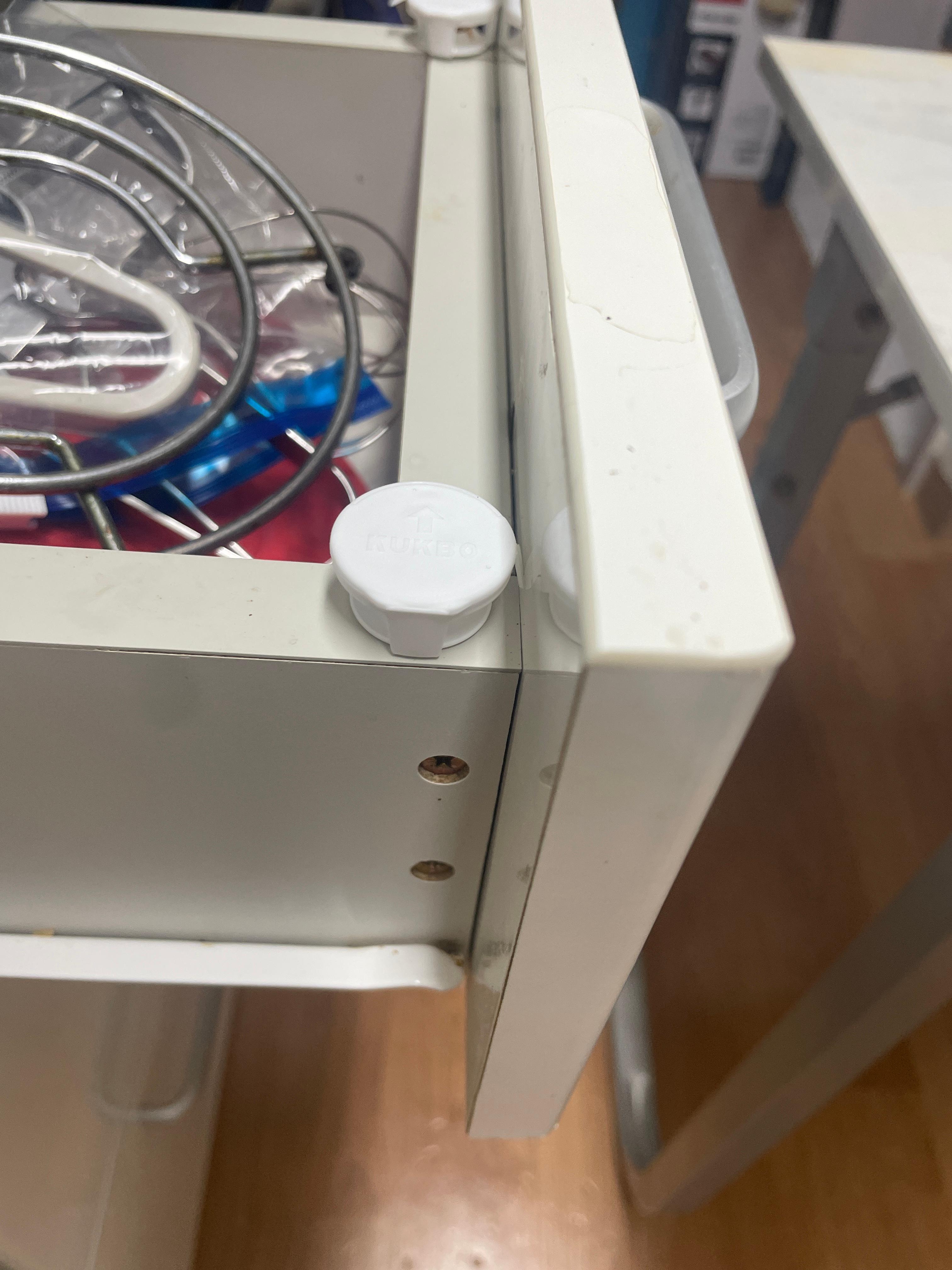 바퀴벌레약 설치한 모습