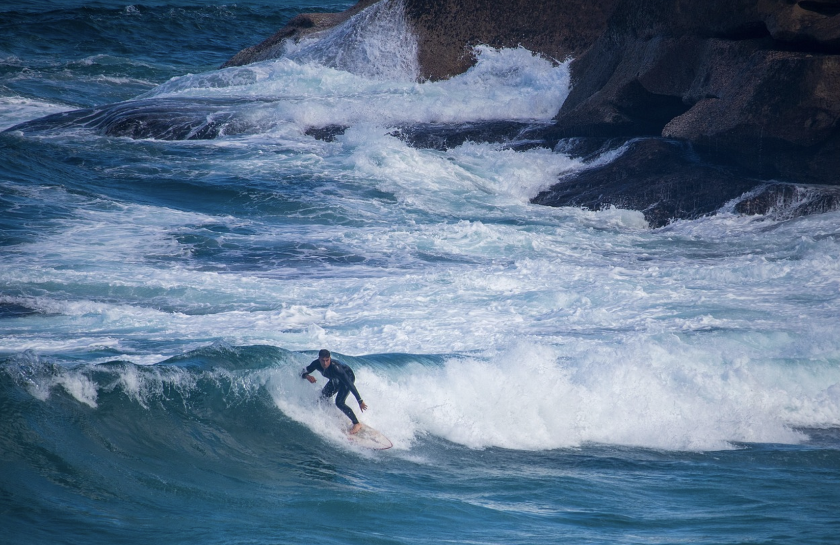 하늘과 바다를 넘나드는 바지선 서핑(Barge Surfing)