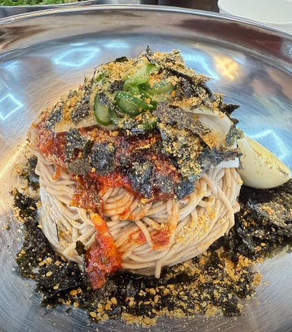 먹음직한 막국수