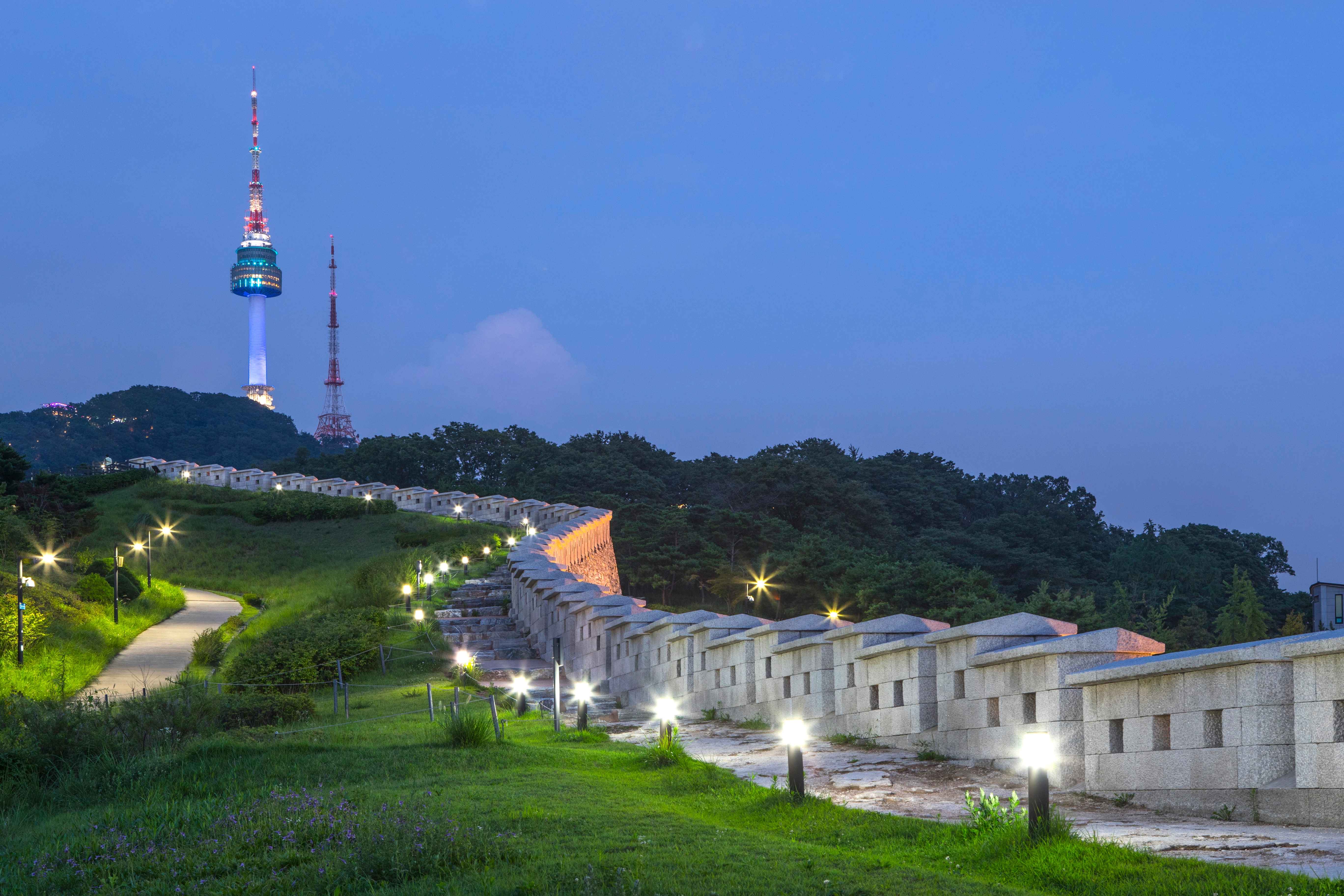 서울 한양도성길 야경