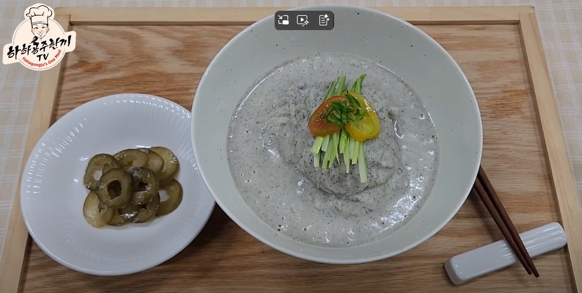 여름철 콩국수, 배탈 걱정 없이 드시려면? 매실장아찌와 곁들여 드세요