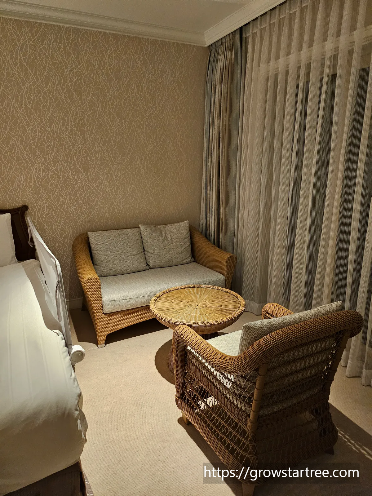 롯데호텔 제주 프리미어 가든뷰 패밀리 더블룸(프리미어 더블더블 가든)