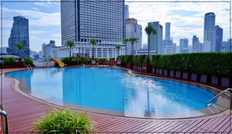 방콕-호텔-숙소-센터포인트플러스-수영장