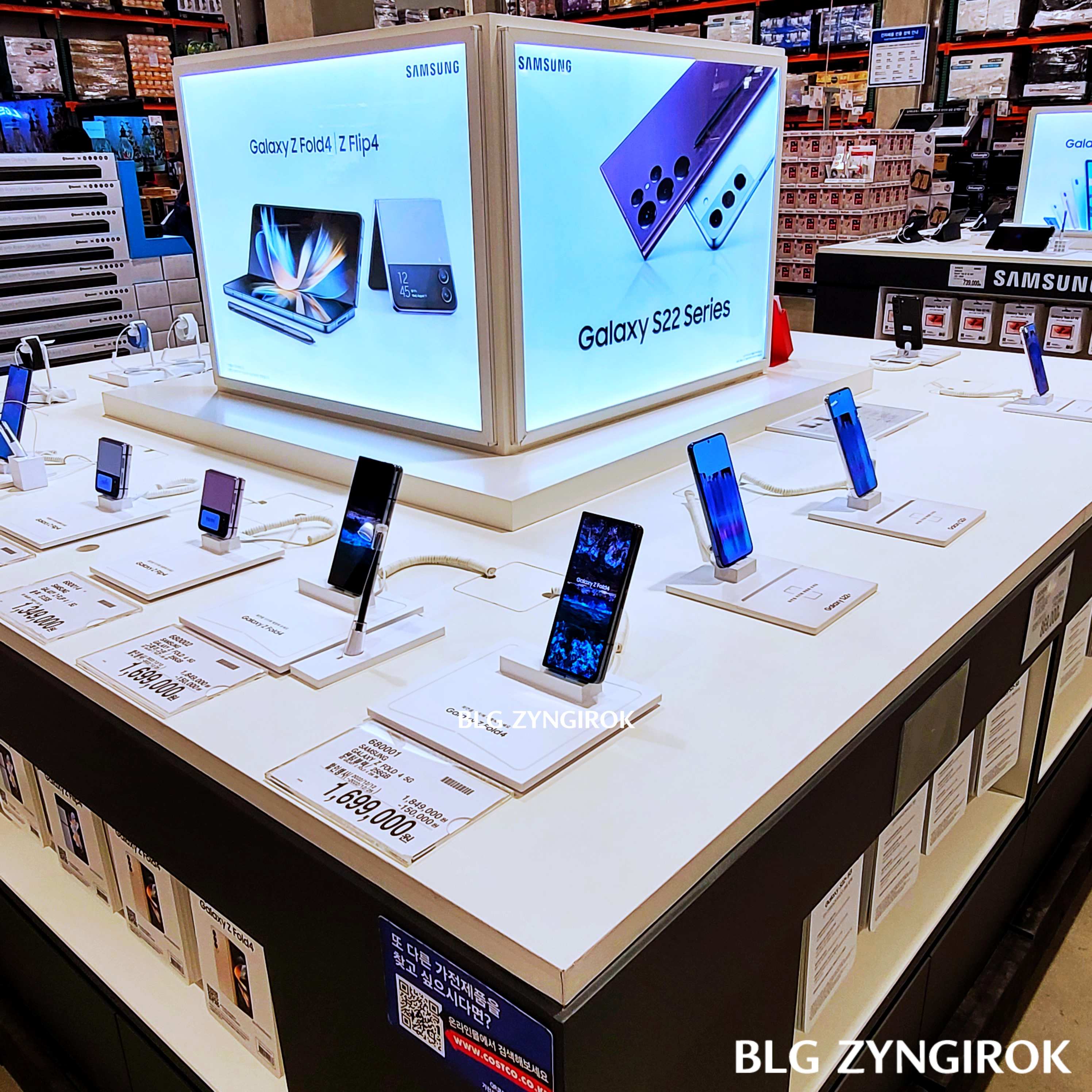 코스트코-갤럭시-코너모습이다.-다양한-갤럭시-제품들이-디피되어-있다.