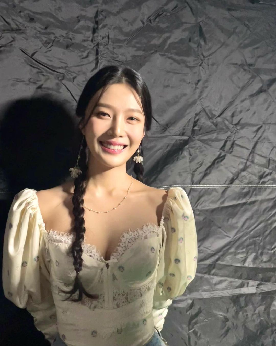 환하게 웃는 조이