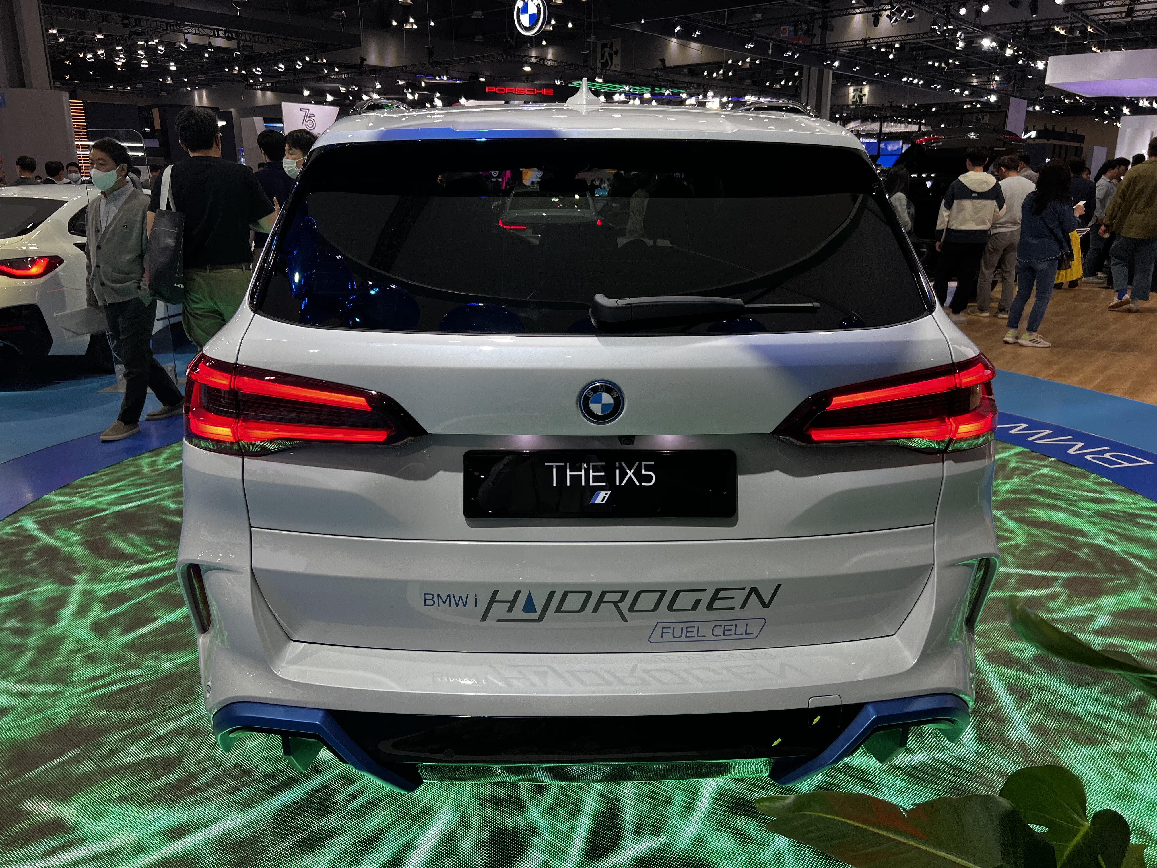 BMW iX5 하이드로젠 프로토타입