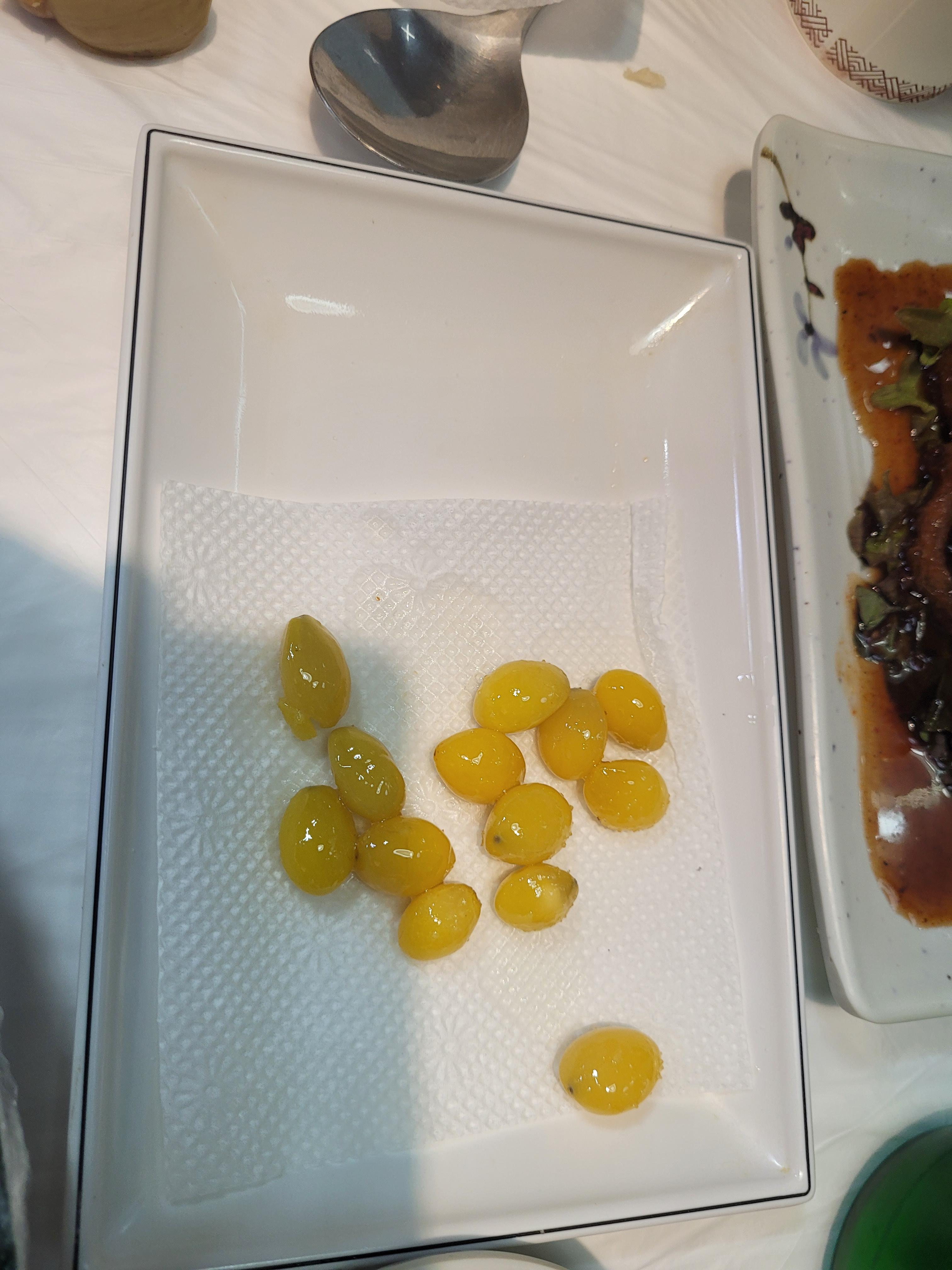 기름에 볶은 은행