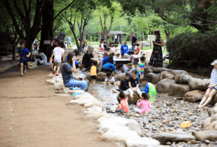 인천-개울숲-냇가-물놀이하는사람들-숲