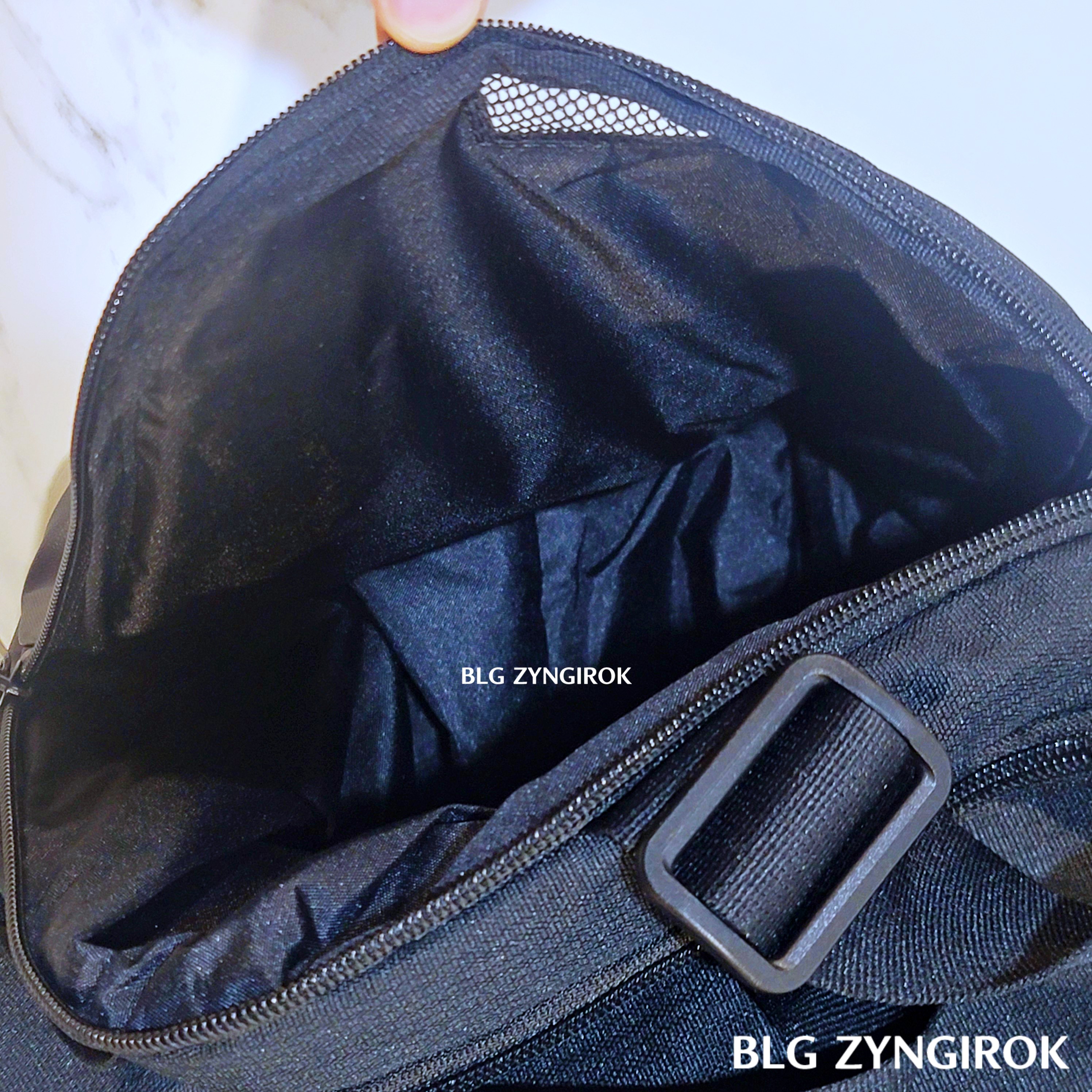 코스트코에서 구매한 나이키 스포츠 백 왼쪽 주머니 모습이다.