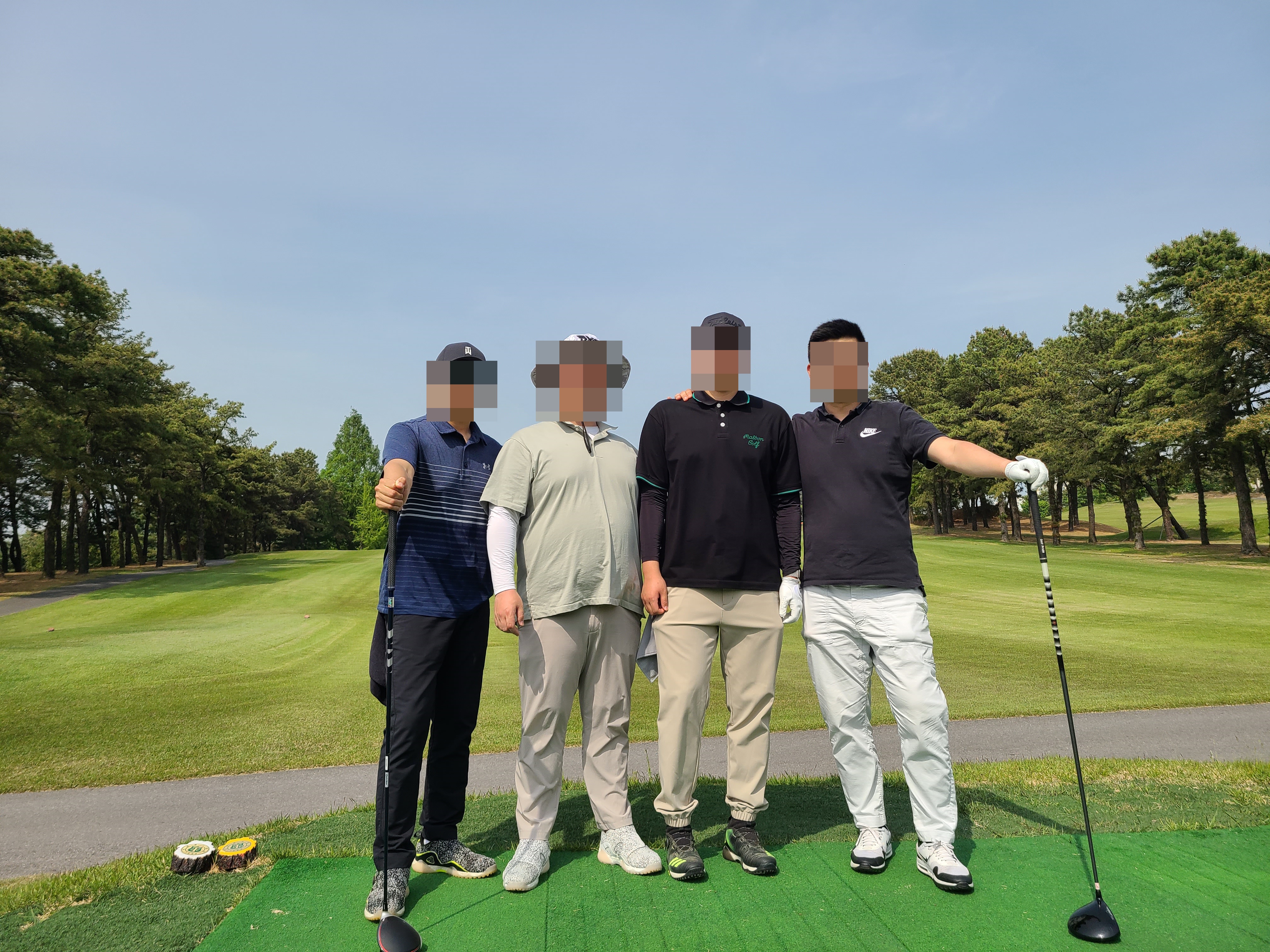 태릉 골프장 라운딩 전 단체사진