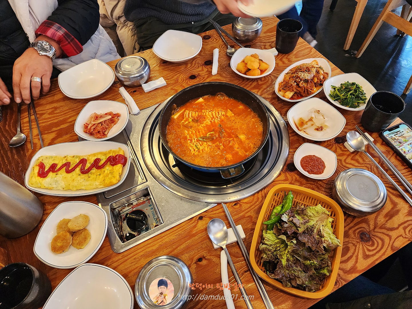 양푼이 김치찌개, 계란말이, 제육볶음