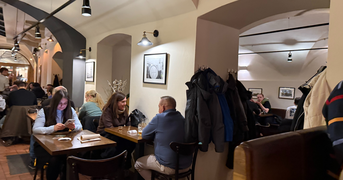 프라하꼴레뇨맛집 내부