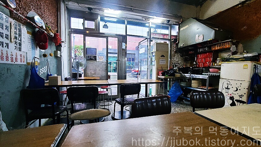 최루탄해장라면-훼드라-내부-분위기-2