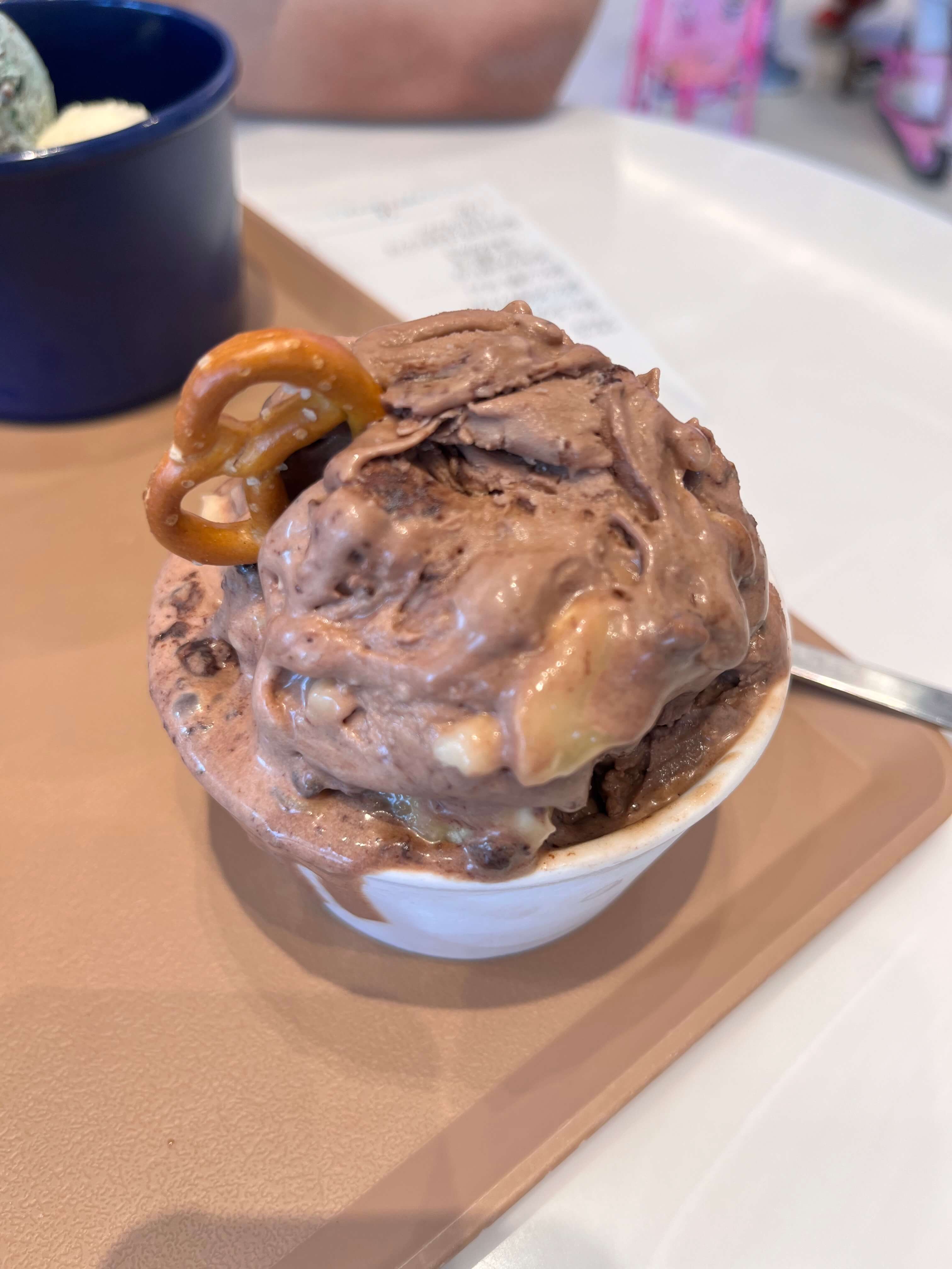 워크샵 바이 배스킨라빈스 철판 젤라또 초콜릿 바나나