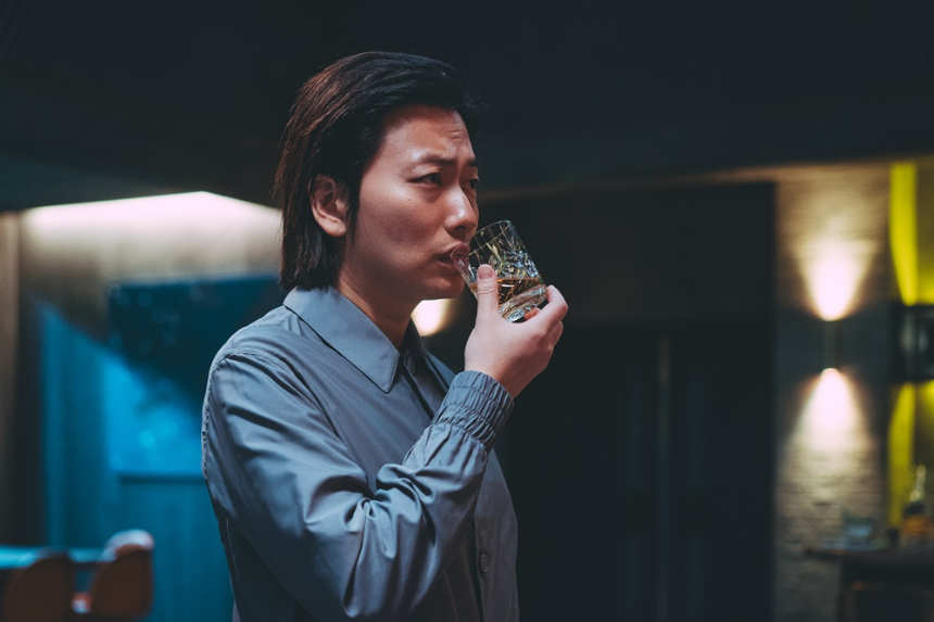 IT업계 천재 CEO ‘장동철’(이동휘)