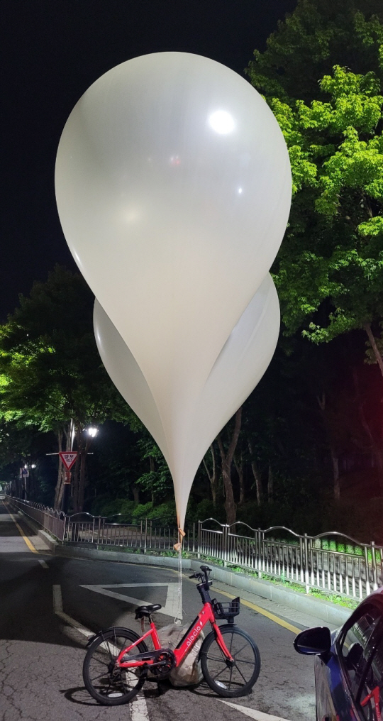 오물 풍선 전단지 윤석열 정부