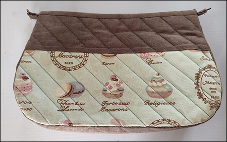 얼룩이 있는 손가방