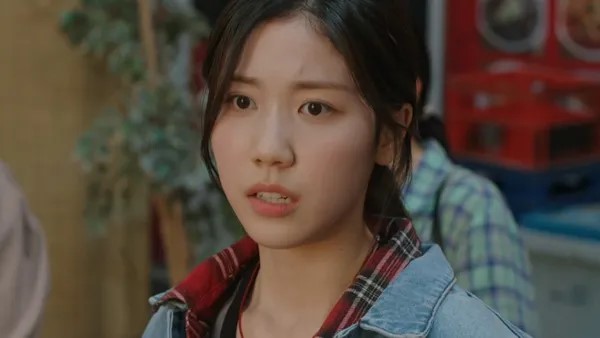 신사장프로젝트에서 이시온 역의 이레배우의 극중 장면입니다.