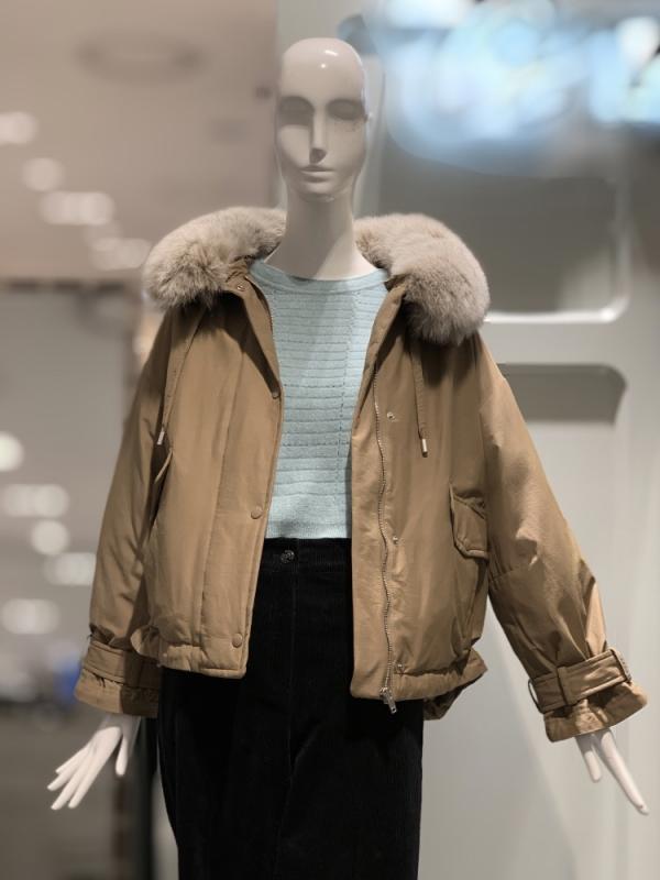 ZOOC 폭스퍼 오버핏 야상스타일 구스 숏 패딩 Z224PSG806