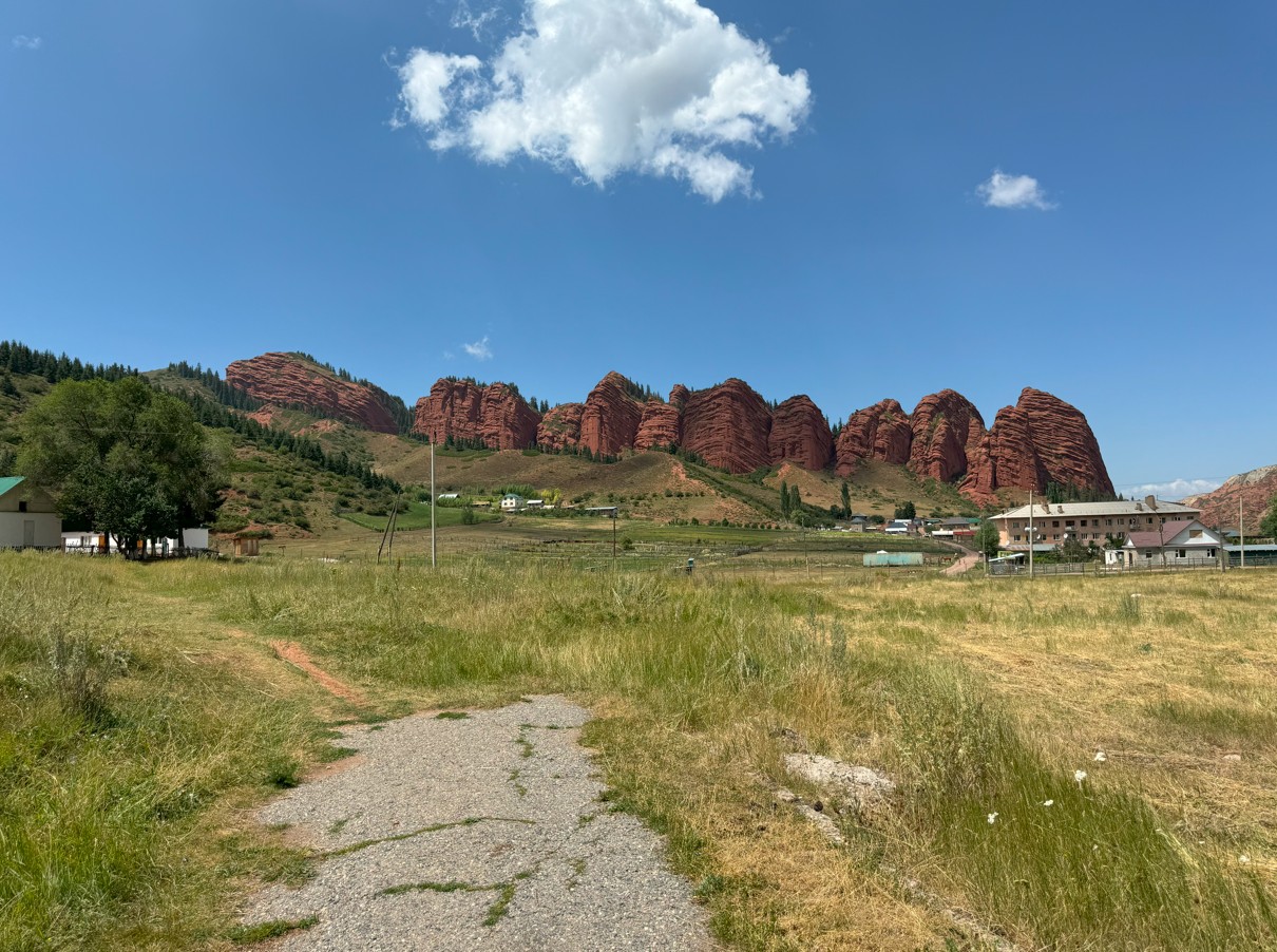 키르기스스탄 카라콜 근처 일곱 황소 바위2